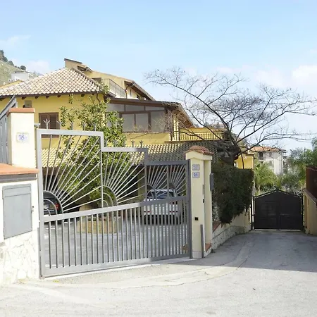 Mimosa Corner Holiday home
